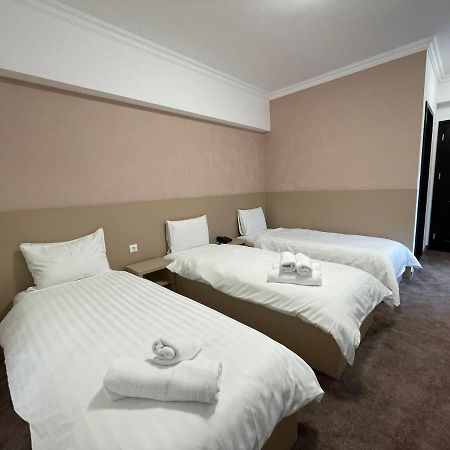 Hotel Rivoli Букурещ Екстериор снимка