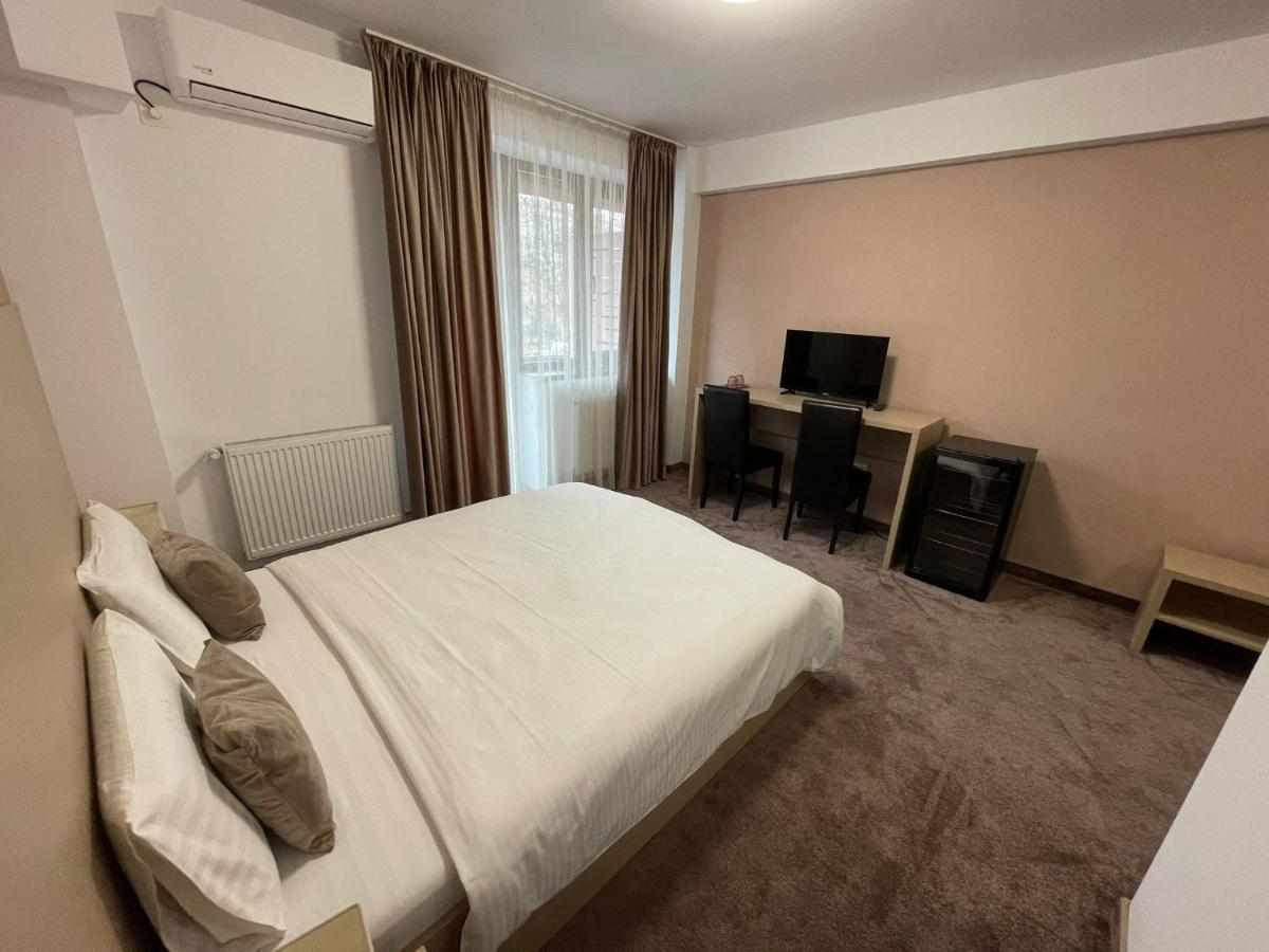 Hotel Rivoli Букурещ Екстериор снимка