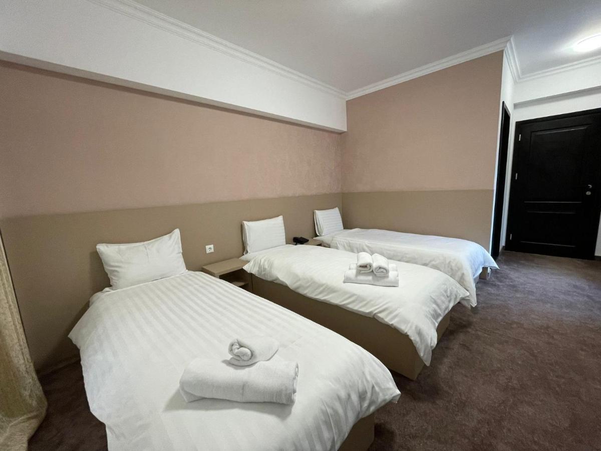 Hotel Rivoli Букурещ Екстериор снимка