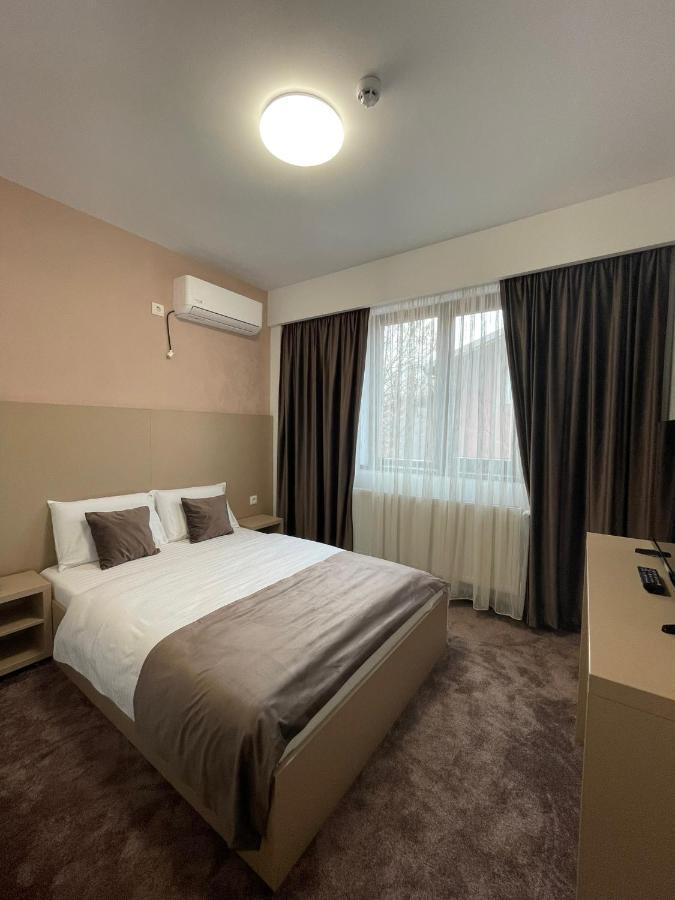 Hotel Rivoli Букурещ Екстериор снимка
